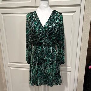 EUC Alice + Olivia Rita Printed Green Blouson Mini Dress